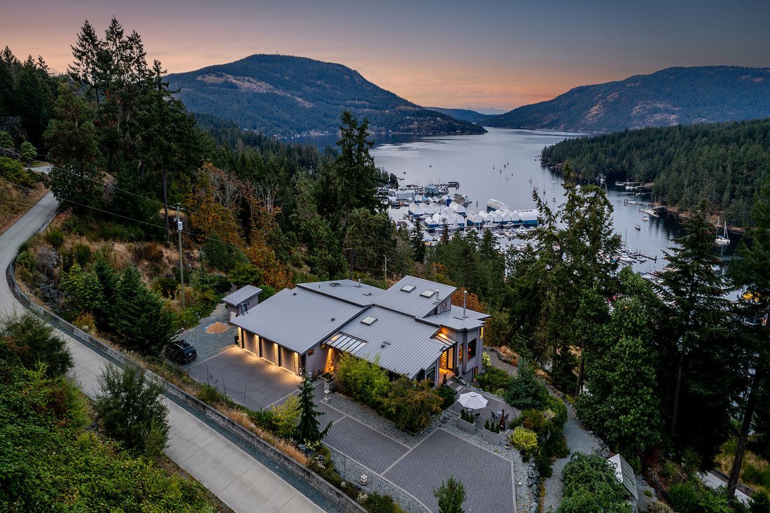 House in Duncan, British Columbia, Canada 1 - 12235951