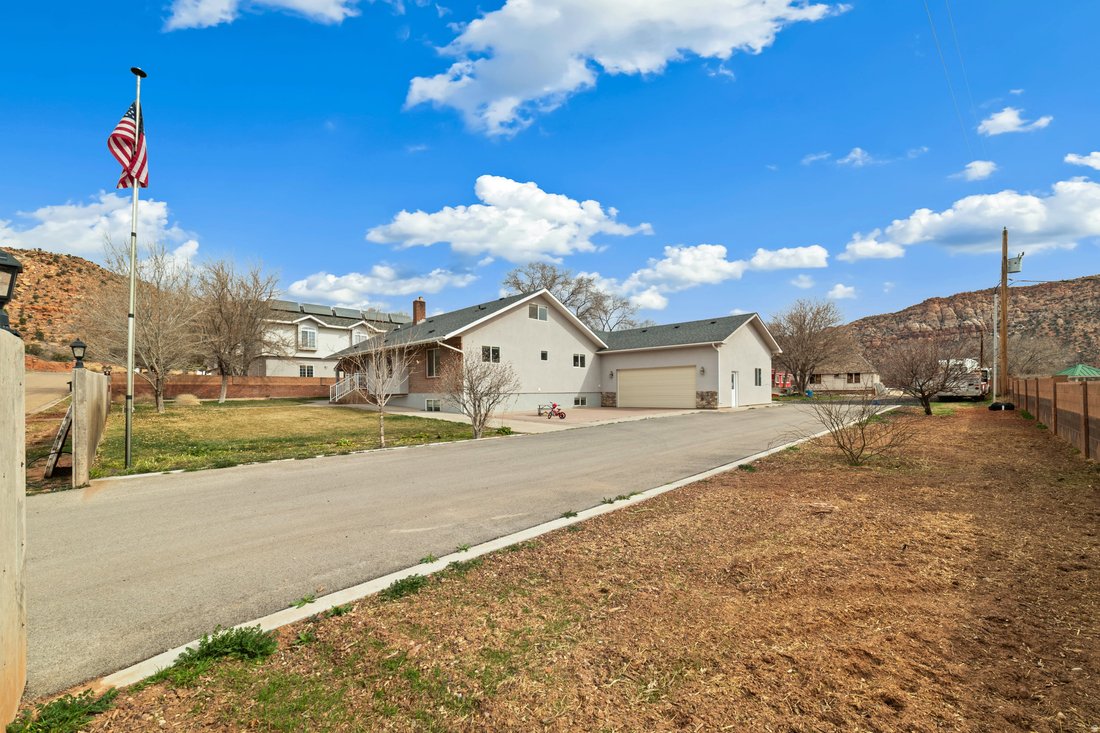 House in Hildale, Utah, United States 1 - 17333669