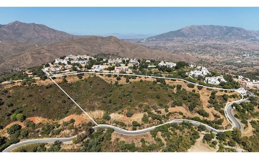 Land in Elviria-Cabopino, Marbella, Spain 1