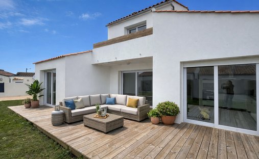 Villa in Saint Gilles Sud, Saint-Gilles-Croix-de-Vie, France 1