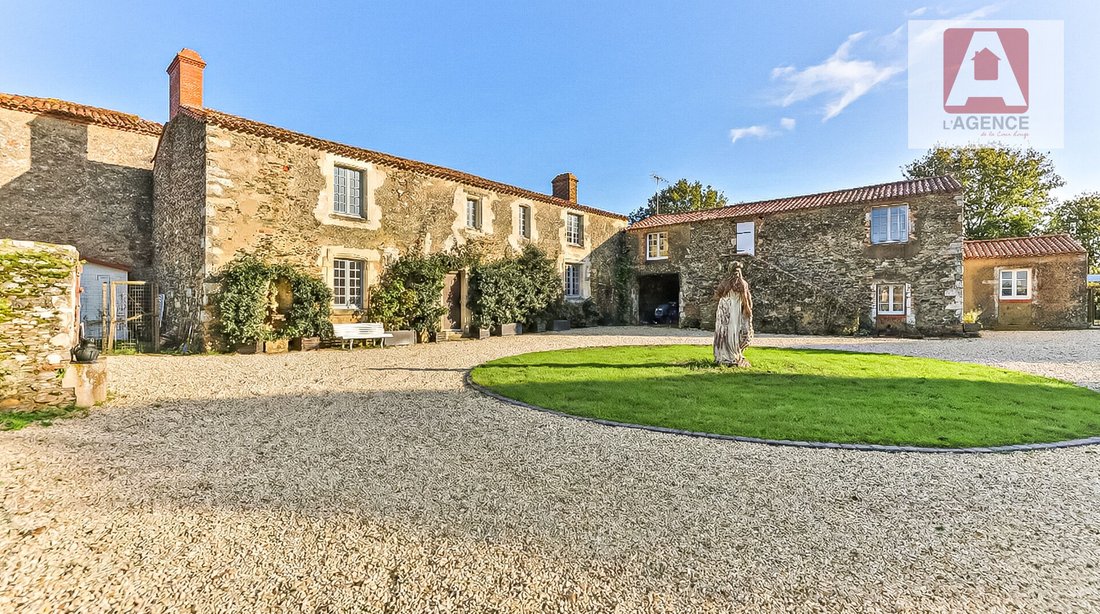 Villa in Le Fenouiller, Pays de la Loire, France 1 - 17335337