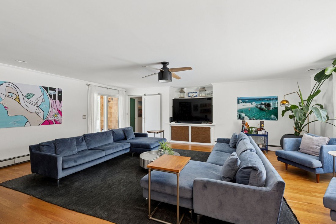 Sag Harbor, New York, United States 3 - 17023317