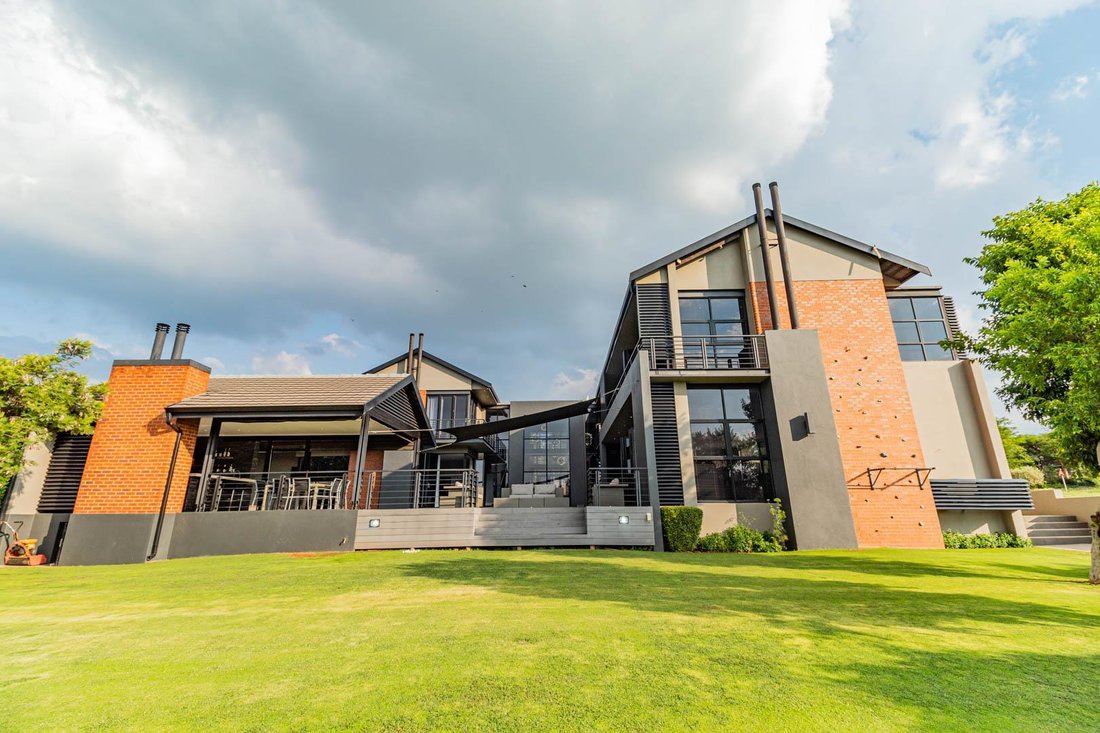 House in Centurion, Gauteng, South Africa 3 - 17332561