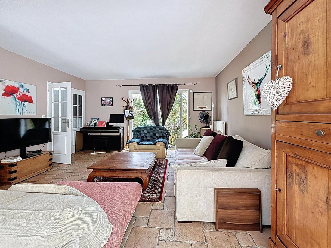 House in Saint-Cyr-sur-Loire, Centre-Val de Loire, France 2 - 16697996