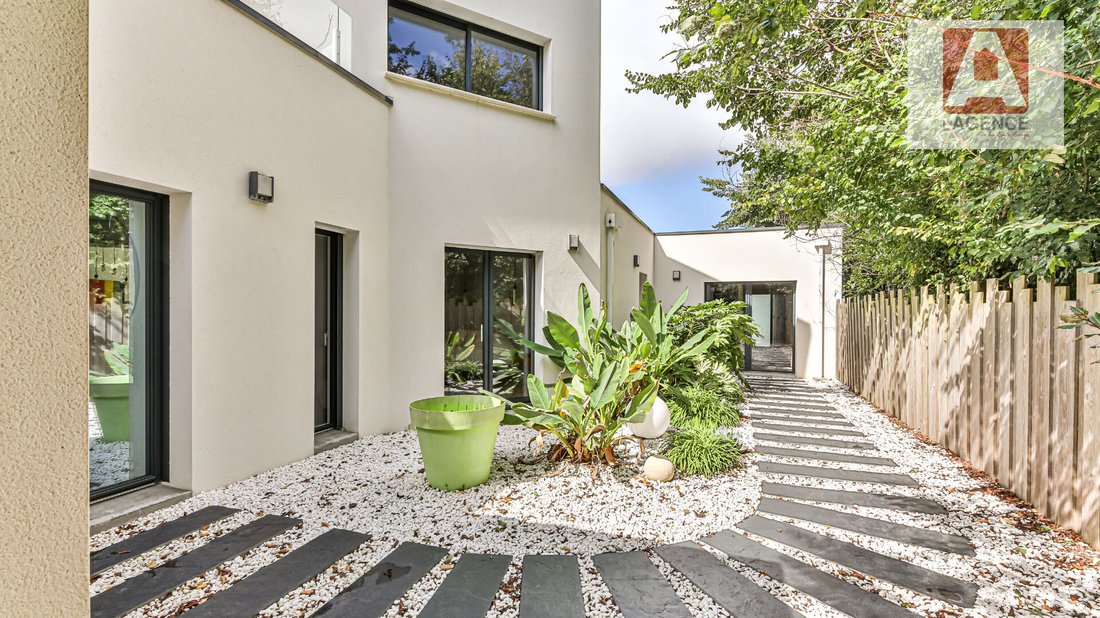 Villa in Saint Gilles Sud, Saint-Gilles-Croix-de-Vie, France 3 - 17335310