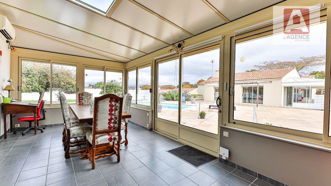 Villa in Saint-Reverend, Pays de la Loire, France 3 - 17335332