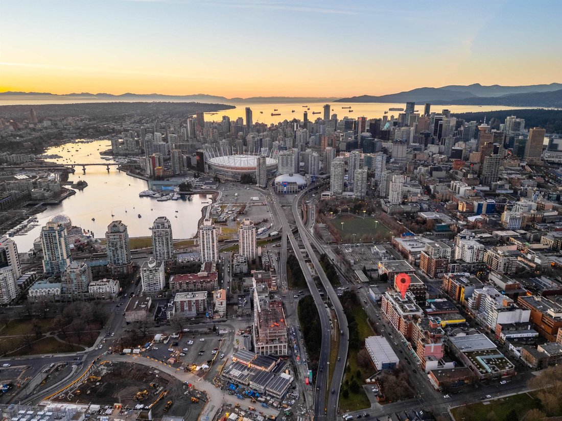Condo in Vancouver, British Columbia, Canada 2 - 17335793