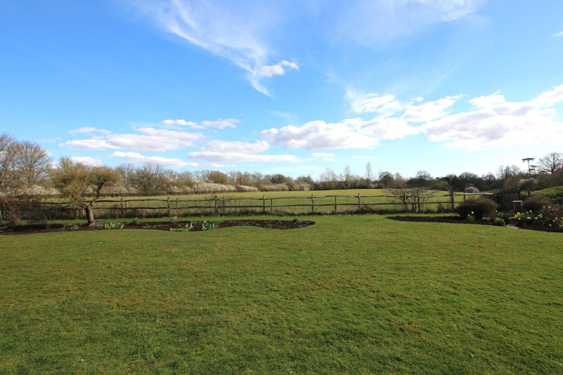 House in Rudgwick, England 3 - 17333702