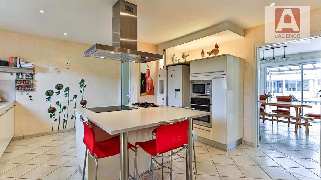 Villa in Saint-Reverend, Pays de la Loire, France 4 - 17335332