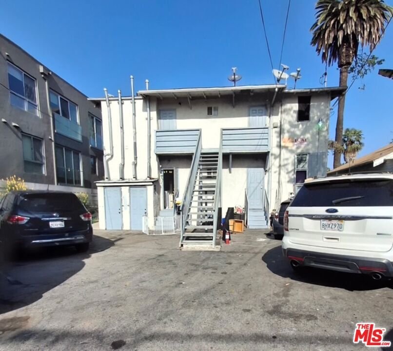 Los Angeles, California, United States 2 - 17334501