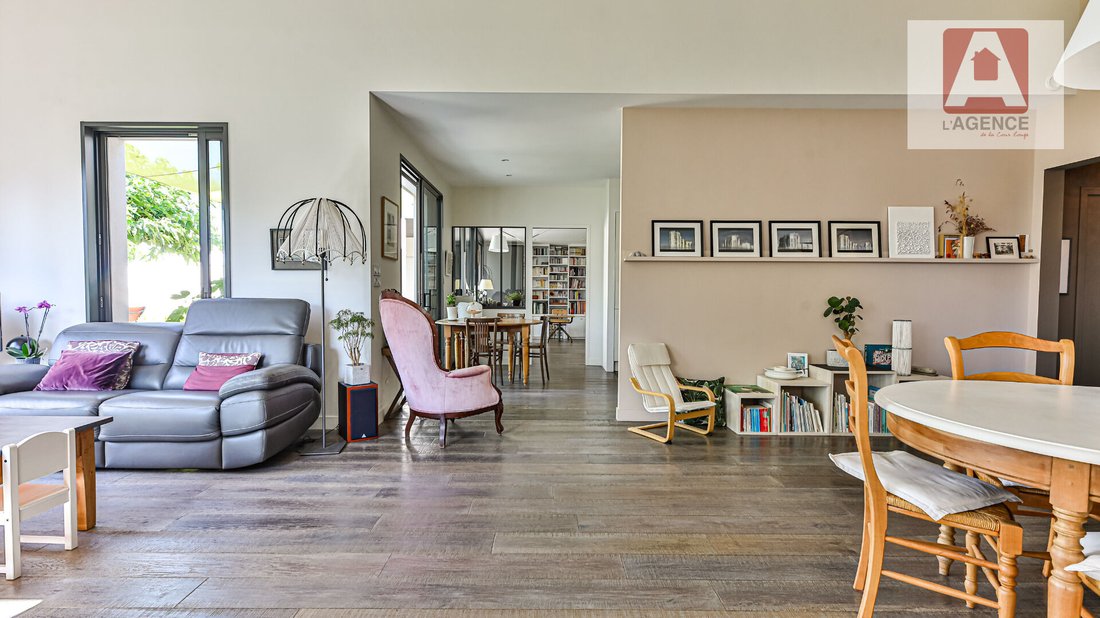 Villa in Saint Gilles-Centre Ville, Saint-Gilles-Croix-de-Vie, France 3 - 17335297