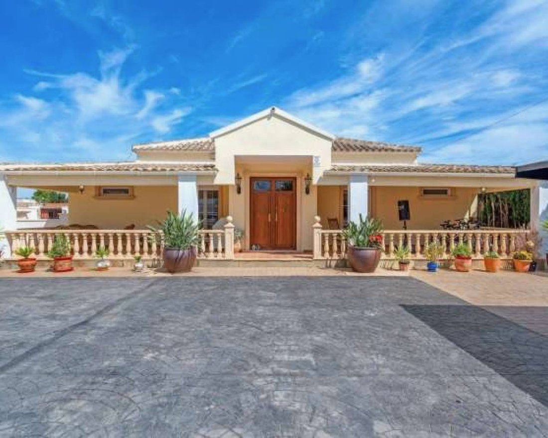 Villa in Almoradi, Valencian Community, Spain 1 - 17332400