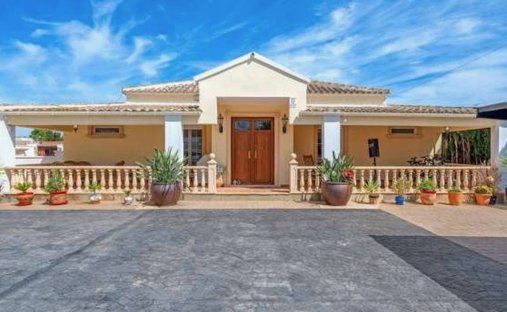 Villa in Almoradi, Valencian Community, Spain 1