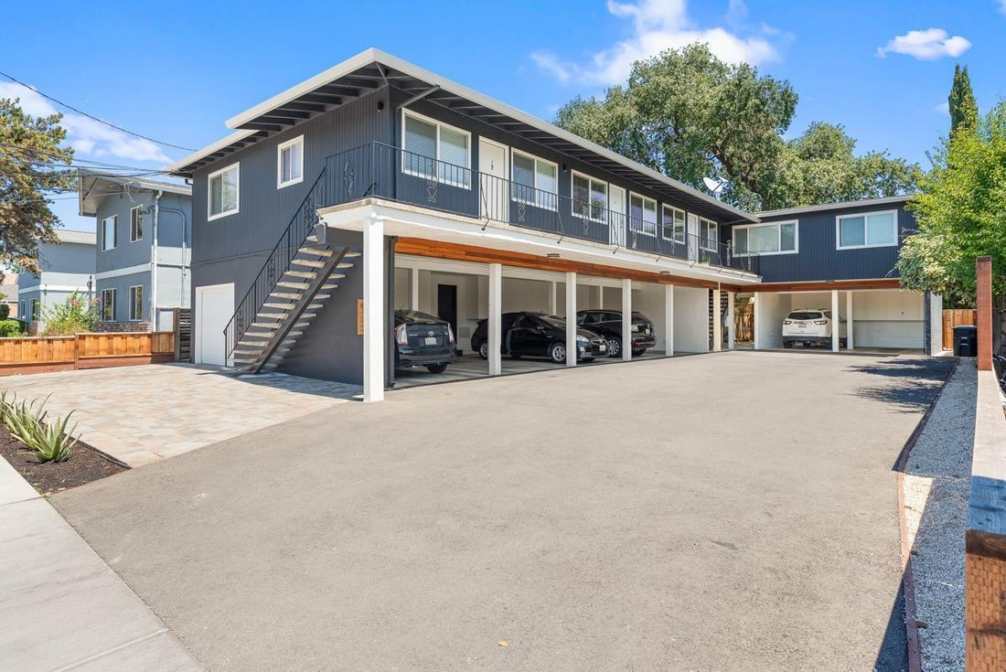 Redwood City, California, United States 1 - 17141656