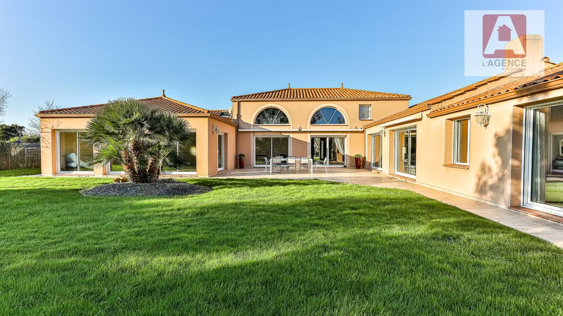 Villa in Le Fenouiller, Pays de la Loire, France 1 - 17335242