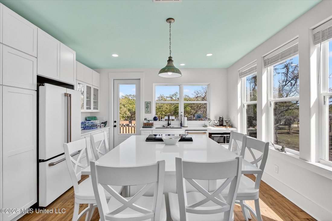 House in Long Beach, Mississippi, United States 2 - 17332526