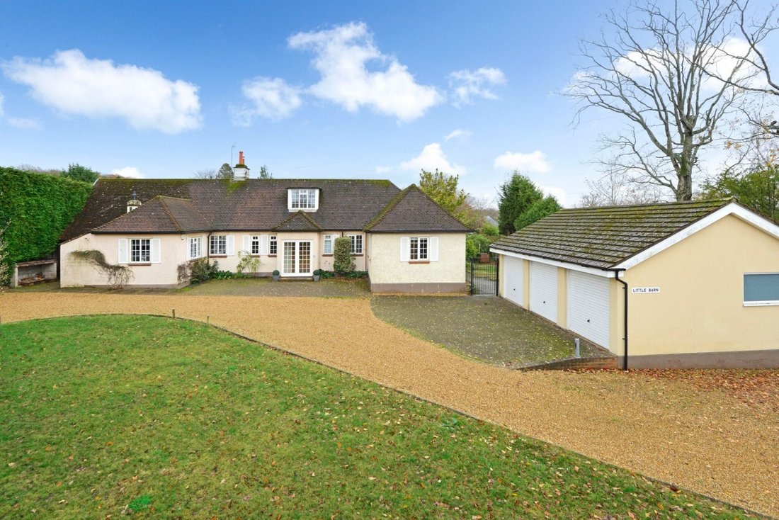 House in Cranleigh, England 1 - 17333342