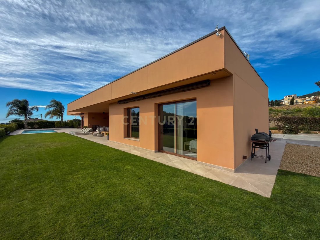 Villa in Sant Vicenc de Montalt, Catalonia, Spain 3 - 17335677