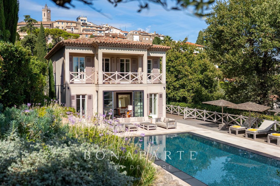 Estate in Mougins, Provence-Alpes-Côte d'Azur, France 1 - 17099976