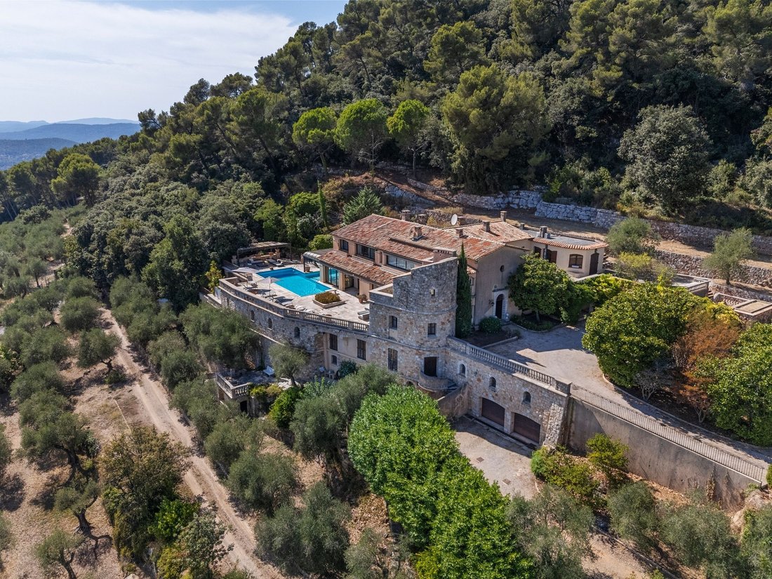 Villa in Grasse, Provence-Alpes-Côte d'Azur, France 3 - 16197338