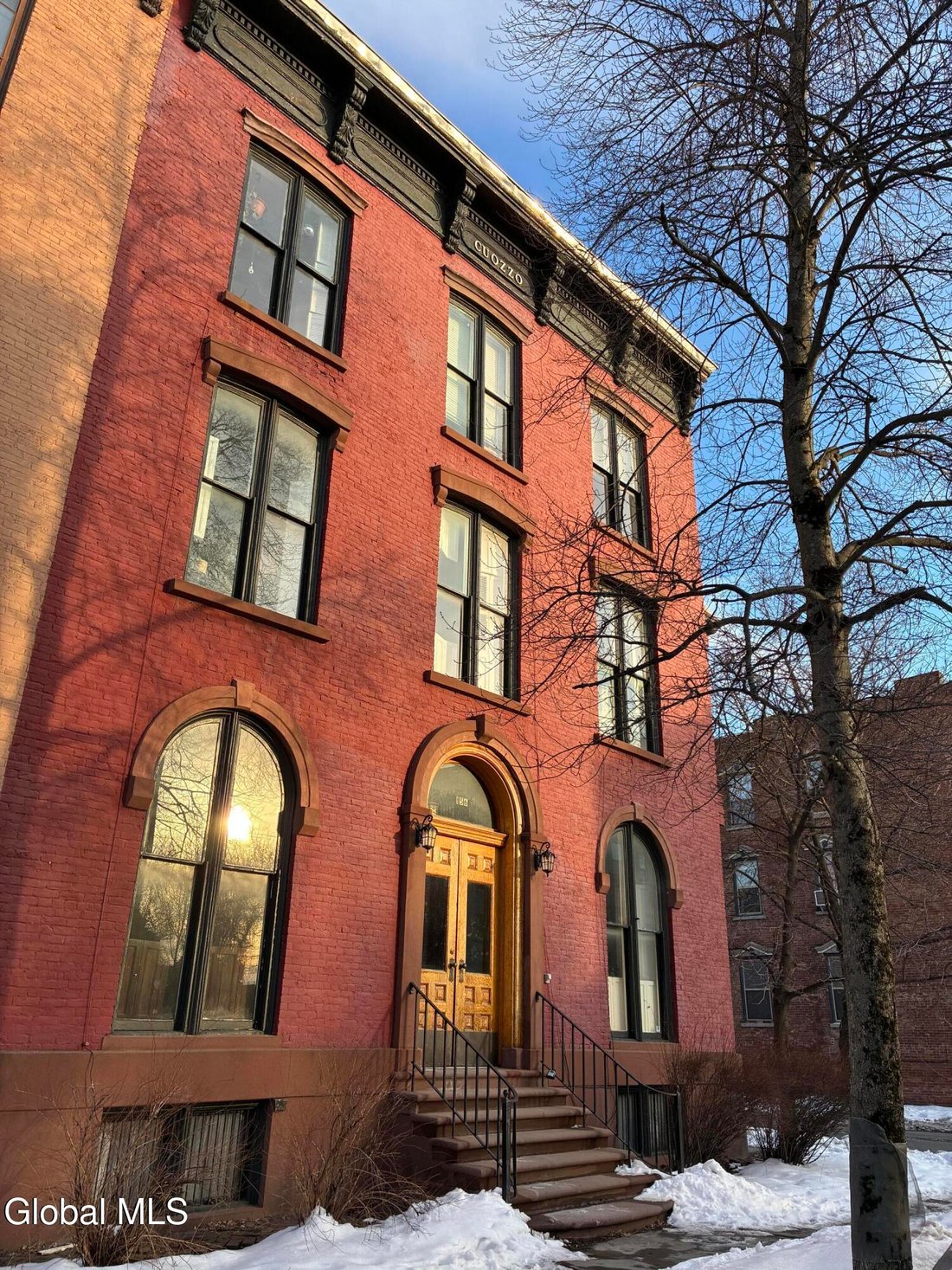 Troy, New York, United States 1 - 17333060