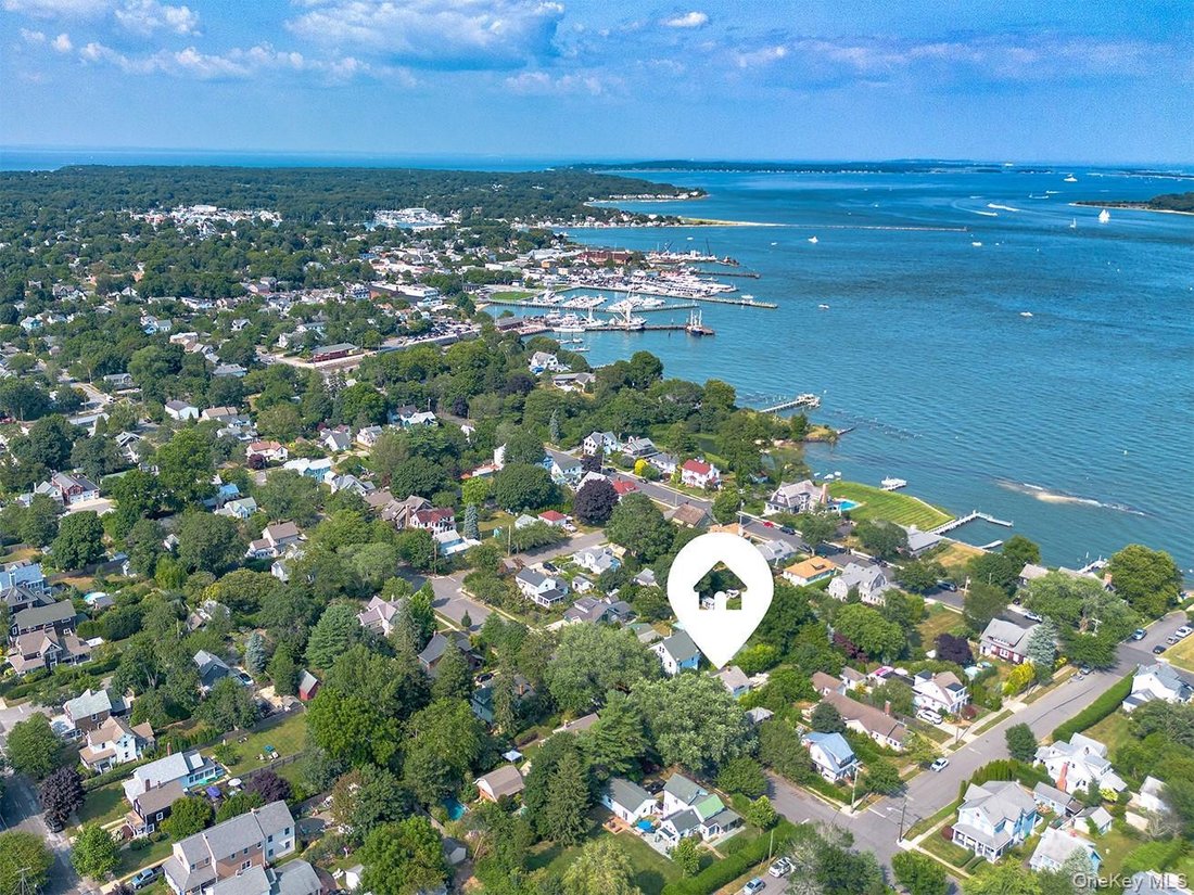 House in Greenport West, New York, United States 3 - 17335405