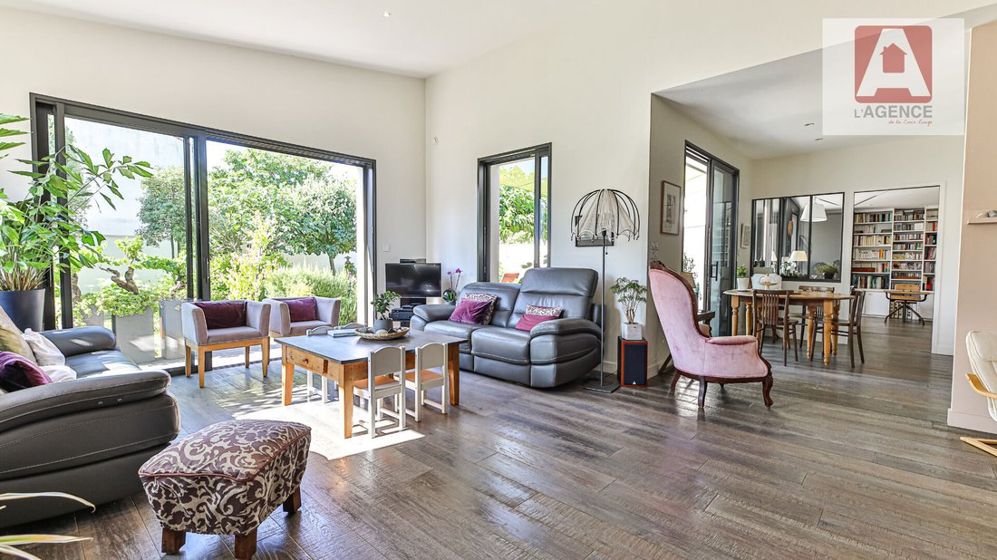 Villa in Saint Gilles-Centre Ville, Saint-Gilles-Croix-de-Vie, France 4 - 17335297