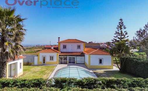 House in Sao Bartolomeu dos Galegos, Lisbon, Portugal 1