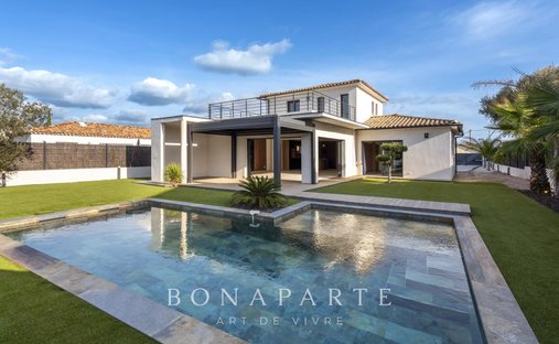 House in Ecarts, Roquebrune-sur-Argens, France 1