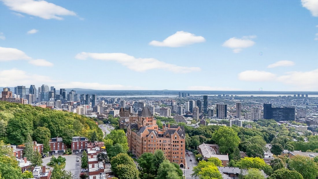 Condo in Montréal, Quebec, Canada 1 - 17334838