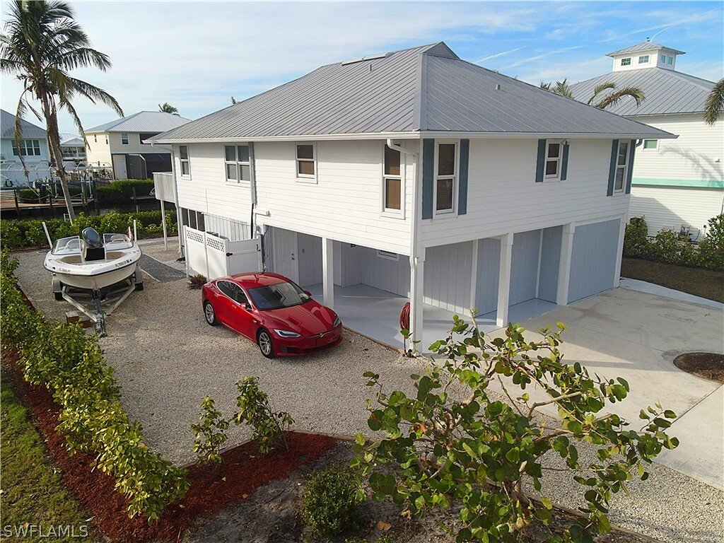 House in Bokeelia, Florida, United States 1 - 17333357