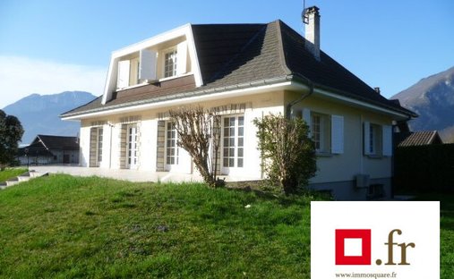 House in Le Bourg-La Jacquinière-Malossane-Saint Nizier, Voreppe, France 1