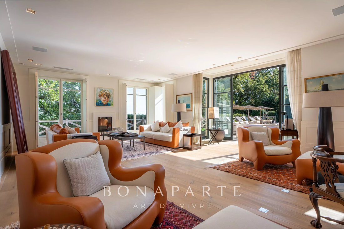 Estate in Mougins, Provence-Alpes-Côte d'Azur, France 4 - 17099976