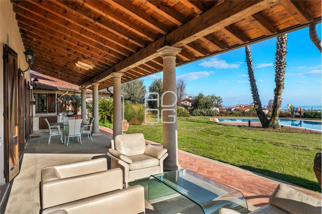 Villa in Hill Zone, Padenghe sul Garda, Lombardy 5 - 17333682