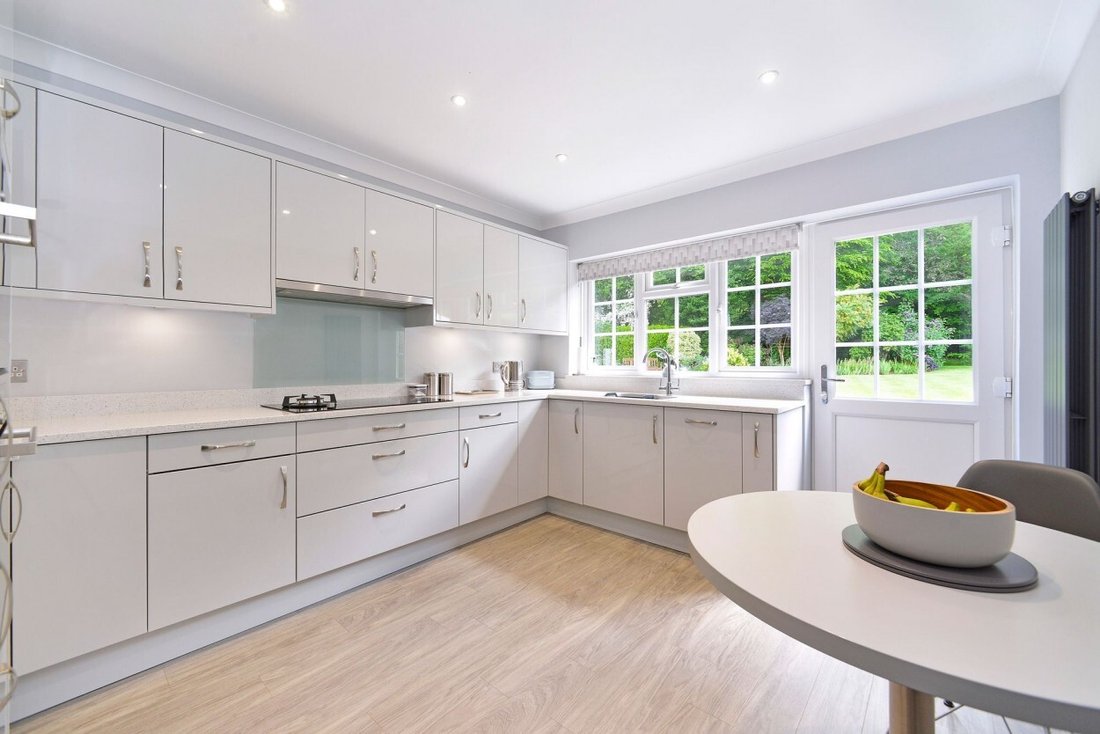 House in Cranleigh, England 2 - 17333445