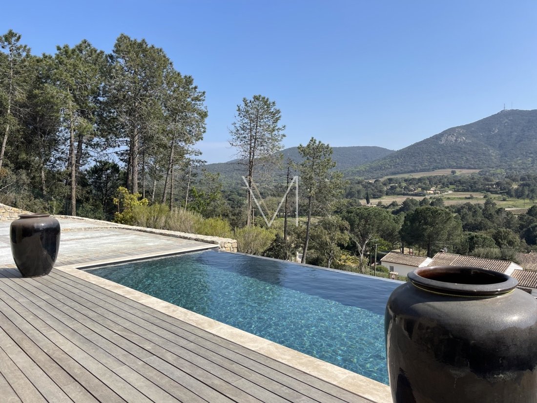 Villa in Le Plan-de-la-Tour, Provence-Alpes-Côte d'Azur, France 1 - 17334106