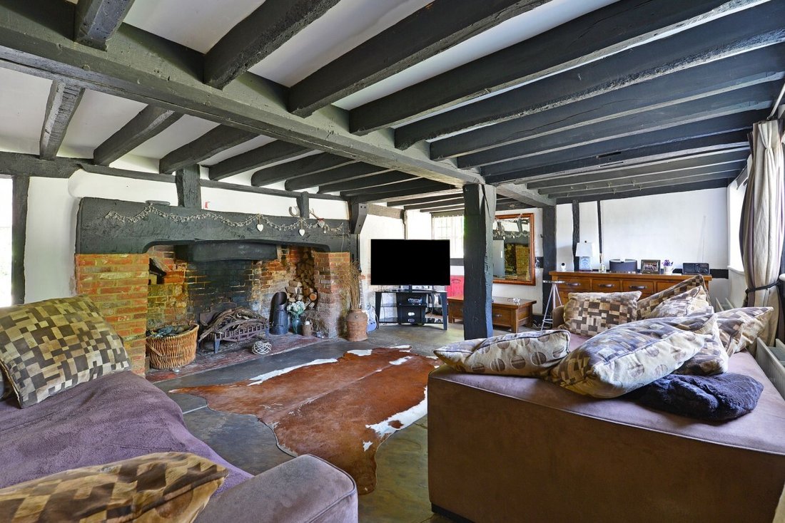 House in Surrey, England 3 - 17333626