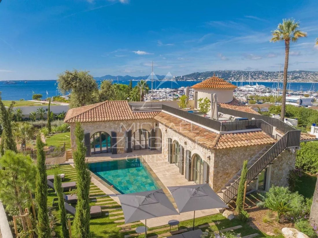 Villa in Antibes, Provence-Alpes-Côte d'Azur, France 1 - 17332375