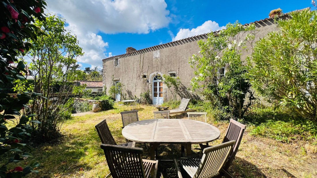 Villa in Apremont, Pays de la Loire, France 1 - 17335260
