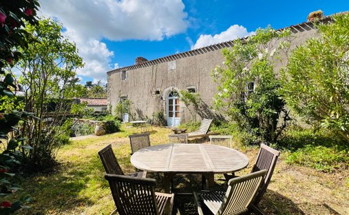 Villa a Apremont, Paesi della Loira, Francia 1