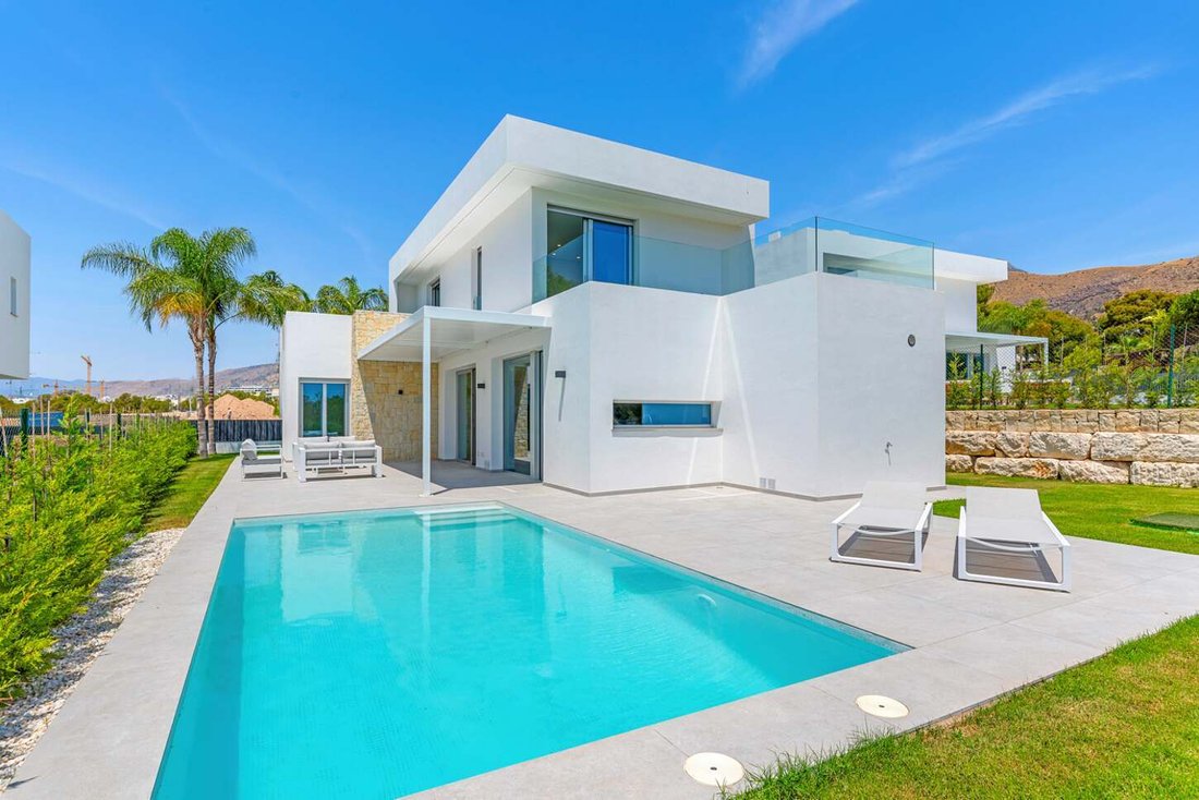 Villa in Finestrat, Valencian Community, Spain 1 - 17335707