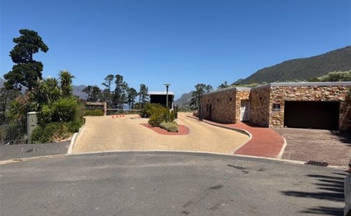 Land in Hout Bay, South Peninsula, Cape Town 1