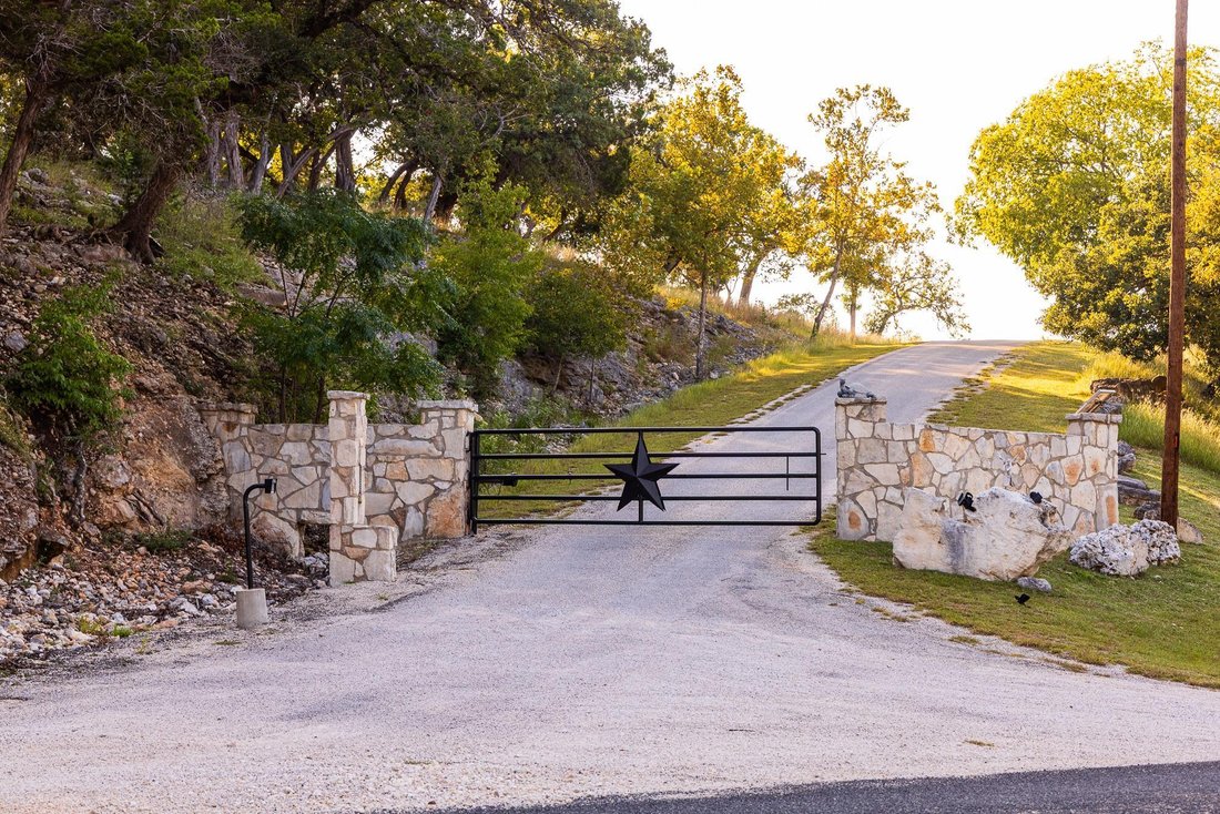 House in Kerrville, Texas, United States 4 - 17336100
