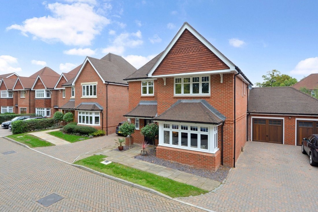 House in Cranleigh, England 1 - 17333595