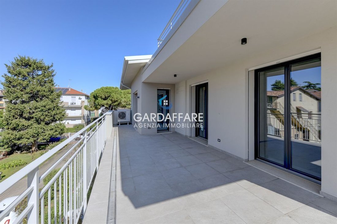 Apartment in Desenzano Centro, Desenzano del Garda, Lombardy 2 - 17334232