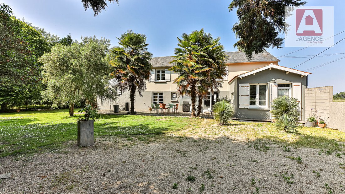 Villa in Le Fenouiller, Pays de la Loire, France 1 - 17335253
