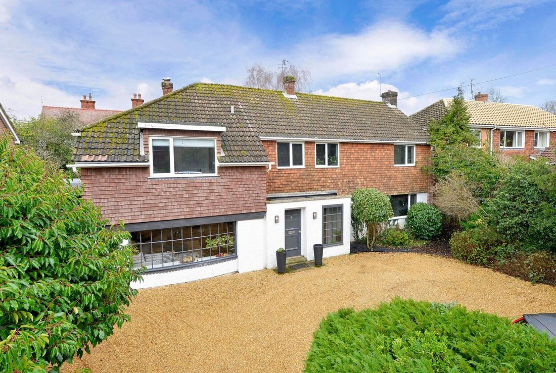 House in Cranleigh, England 1 - 17333312