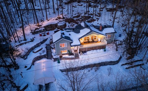 House in Bromont, Quebec, Canada 1