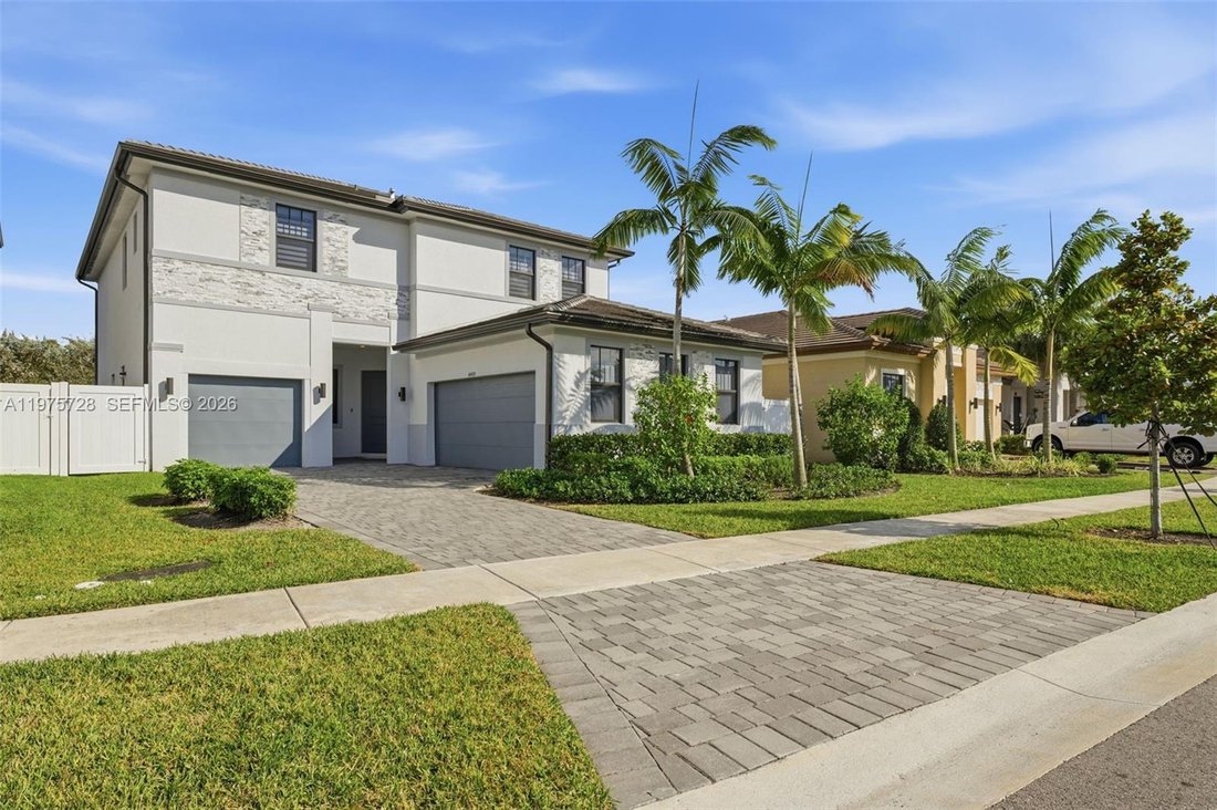 House in Miramar, Florida, United States 4 - 17333875