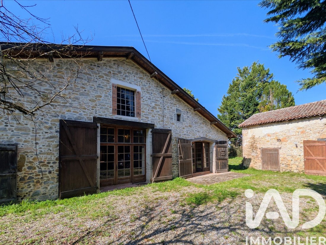 House in Saint-Etienne-d'Orthe, Nouvelle-Aquitaine, France 1 - 17333977